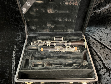 Photo Great Price on a Buffet Paris R13 Clarinet in A - Fresh Adjustment - Serial # 685708